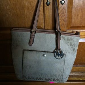Michael kors purse